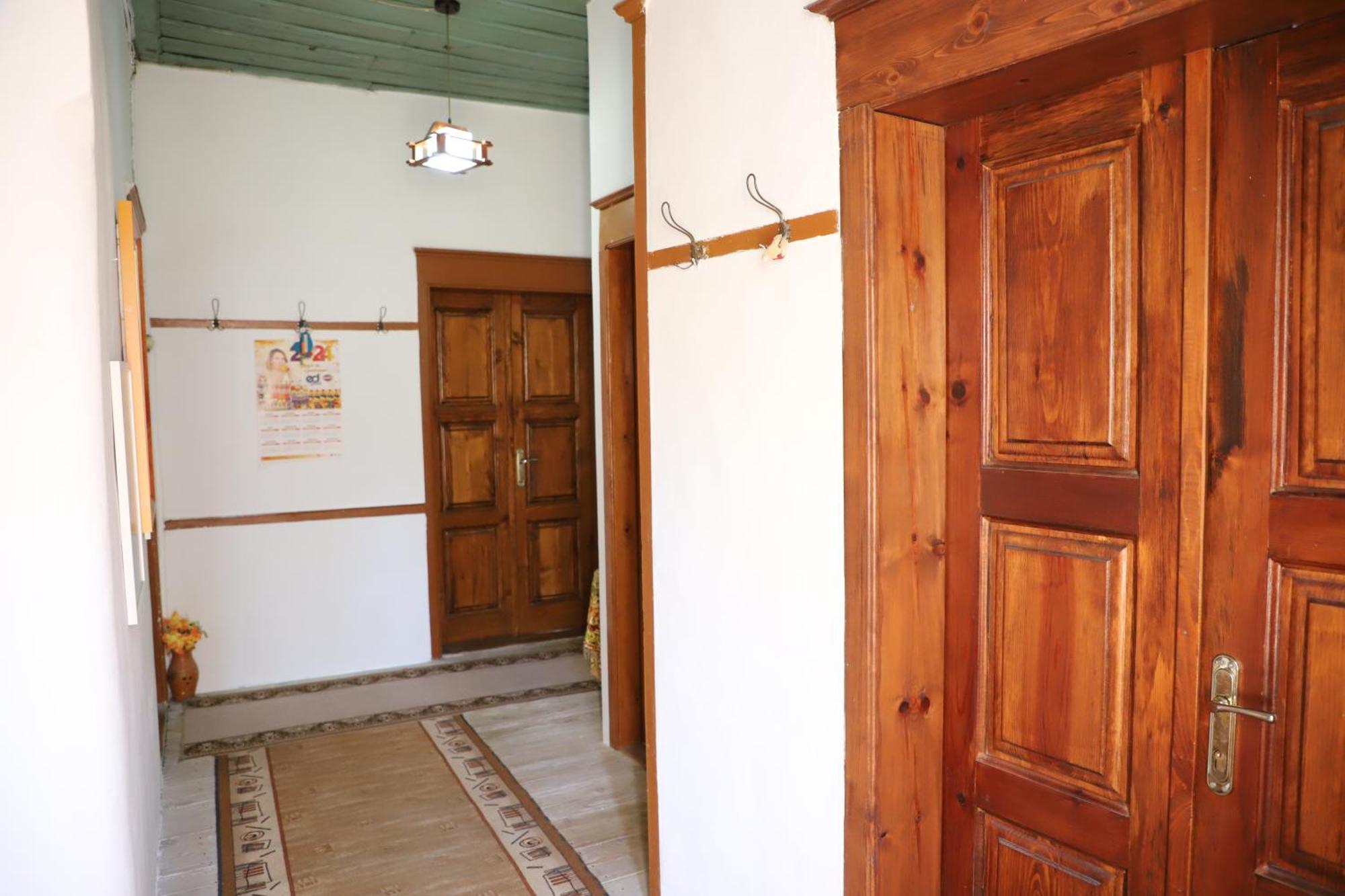 Guest House Vasili Berat Buitenkant foto